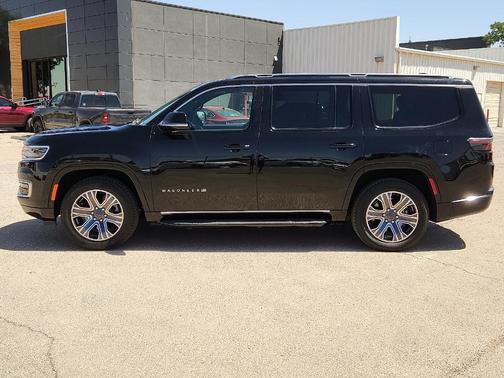 Diamond Black 2024 Jeep Wagoneer Series II