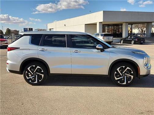 2024 Mitsubishi Outlander SE
