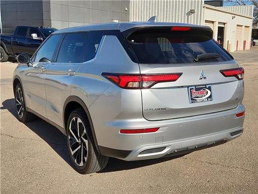 2024 Mitsubishi Outlander SE