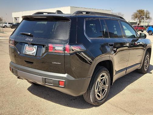 Diamond Black 2026 Jeep Cherokee LAREDO/LIMITED