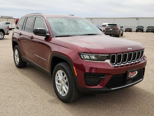 Velvet Red Pearlcoat 2026 Jeep Grand Cherokee Laredo X 4x4