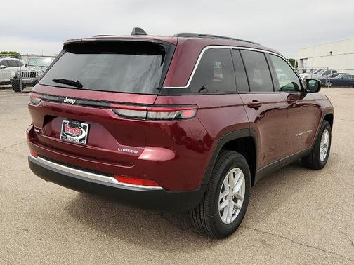 Velvet Red Pearlcoat 2026 Jeep Grand Cherokee Laredo X 4x4