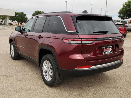 Velvet Red Pearlcoat 2026 Jeep Grand Cherokee Laredo X 4x4