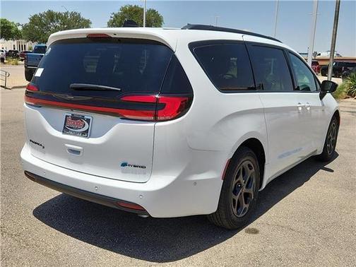2025 Chrysler Pacifica Hybrid Select