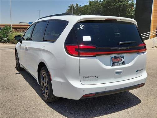 2025 Chrysler Pacifica Hybrid Select