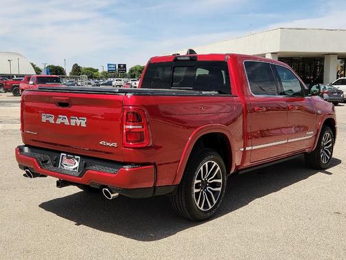 Molten Red Pearlcoat 2026 RAM 1500 Limited