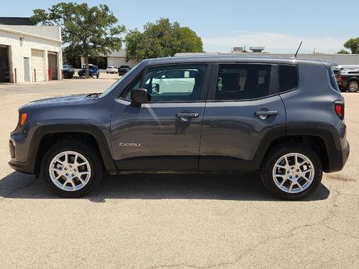 Alpine White 2023 Jeep Renegade Latitude
