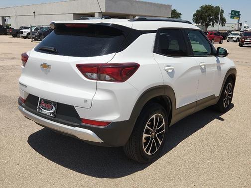 White 2024 Chevrolet Trailblazer LT