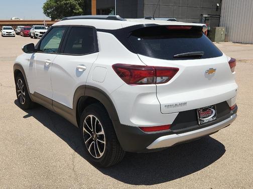 White 2024 Chevrolet Trailblazer LT