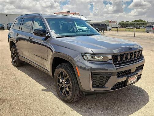 Metallic 2026 Jeep Grand Cherokee L Laredo