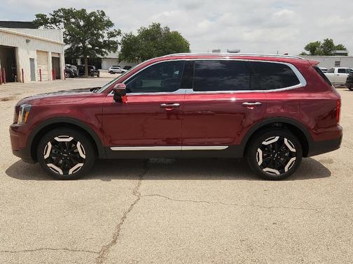 Red 2024 Kia Telluride S
