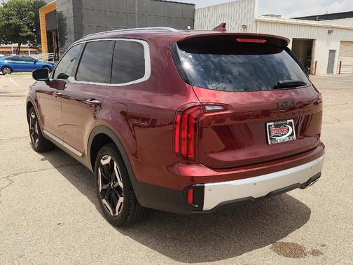 Red 2024 Kia Telluride S
