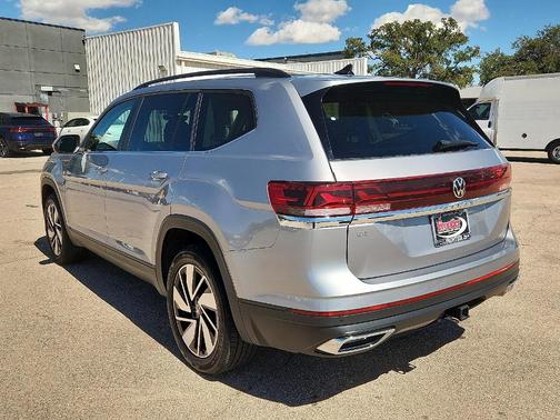 Silver Mist Metallic 2025 Volkswagen Atlas 2.0T SE w/Technology