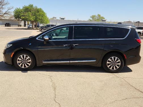 2023 Chrysler Pacifica Hybrid Limited
