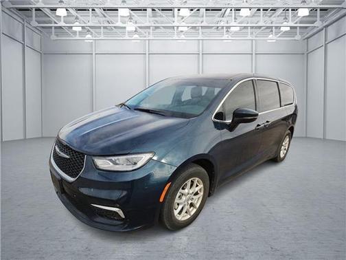 2023 Chrysler Pacifica Touring-L