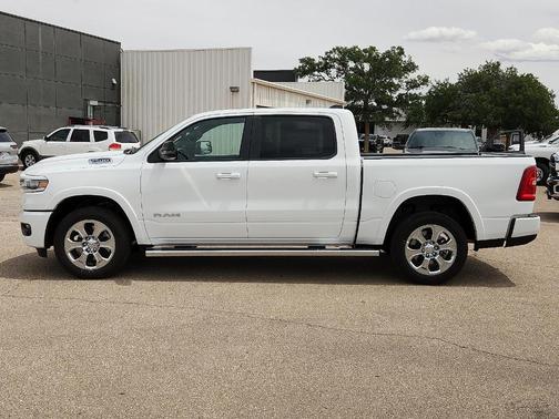 Bright White Clearcoat 2026 RAM 1500 Big Horn