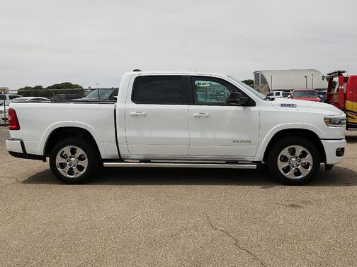 Bright White Clearcoat 2026 RAM 1500 Big Horn