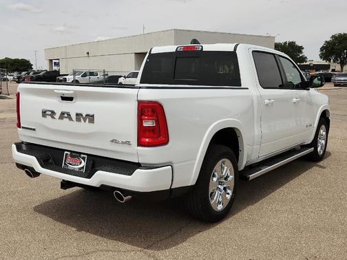 Bright White Clearcoat 2026 RAM 1500 Big Horn