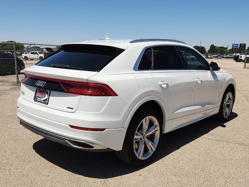 Carrara White 2022 Audi Q8 55 Premium
