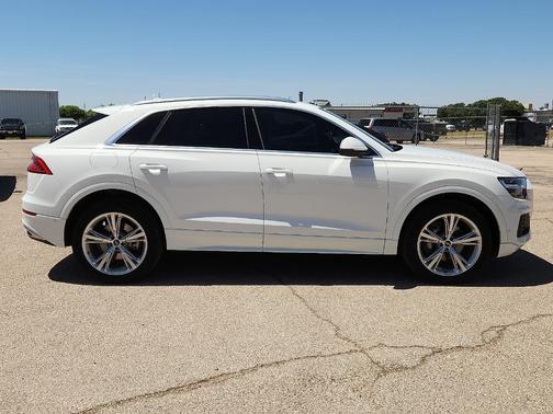 Carrara White 2022 Audi Q8 55 Premium