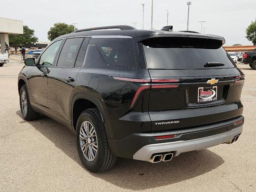 Mosaic Black 2026 Chevrolet Traverse LT