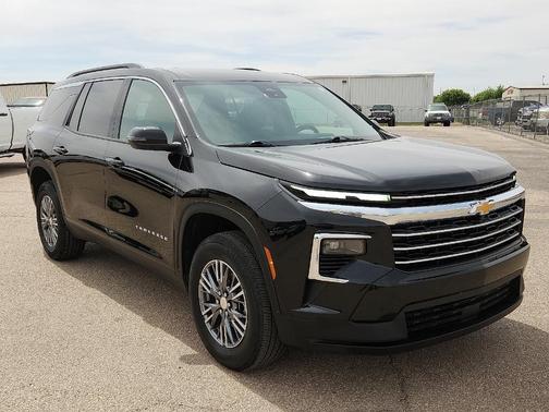 Mosaic Black 2026 Chevrolet Traverse LT