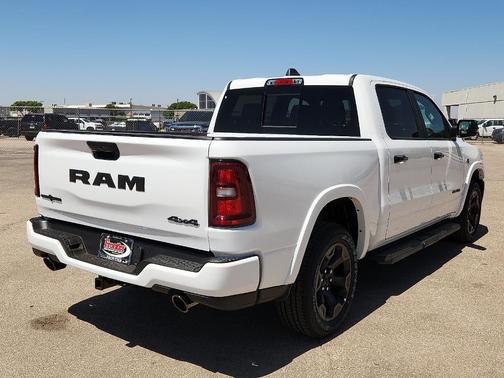 Bright White Clearcoat 2026 RAM 1500 Big Horn/Lone Star