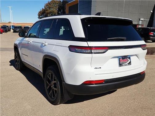 2025 Jeep Grand Cherokee Laredo