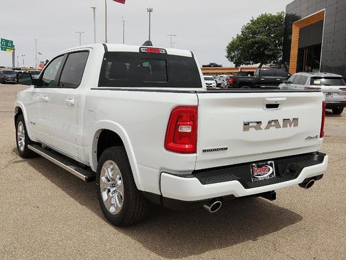 Bright White Clearcoat 2026 RAM 1500 Big Horn