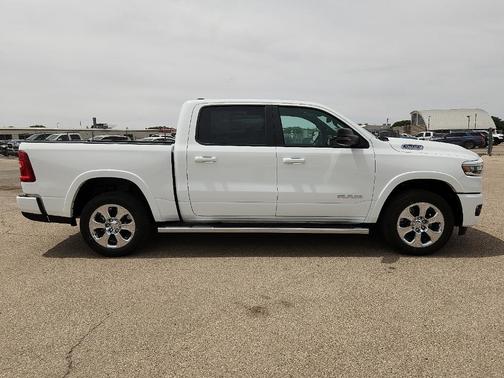 Bright White Clearcoat 2026 RAM 1500 Big Horn