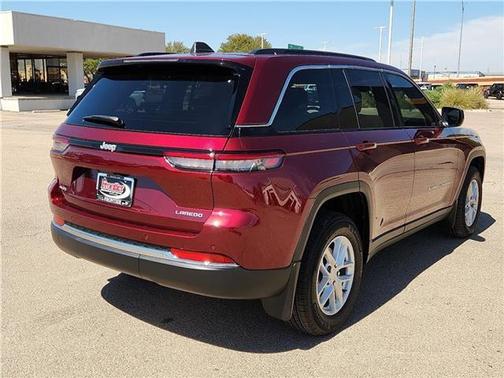 2025 Jeep Grand Cherokee Laredo