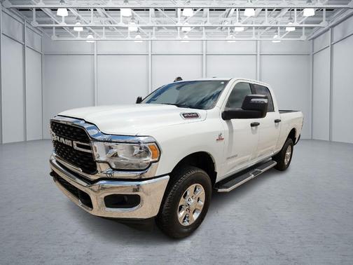 Bright White 2024 RAM 2500 Big Horn