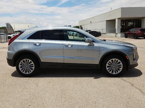 Argent 2024 Cadillac XT4 Premium Luxury