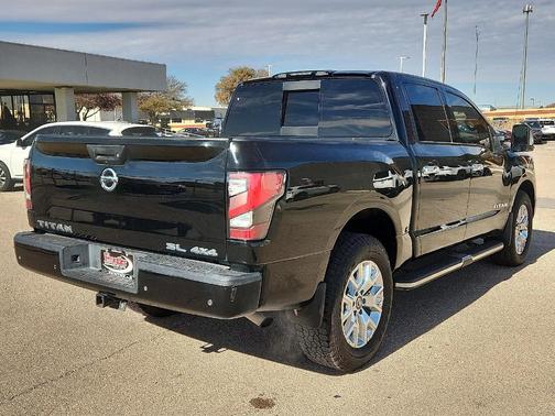 2021 Nissan Titan SL