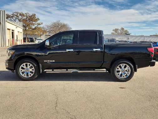 2021 Nissan Titan SL