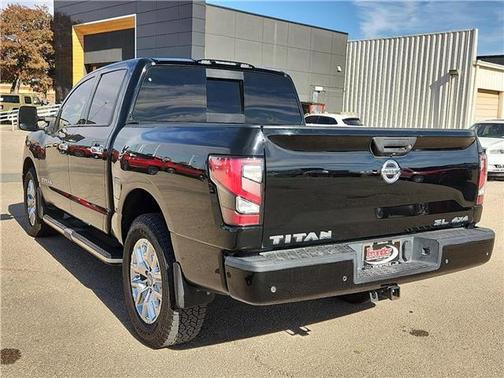 2021 Nissan Titan SL