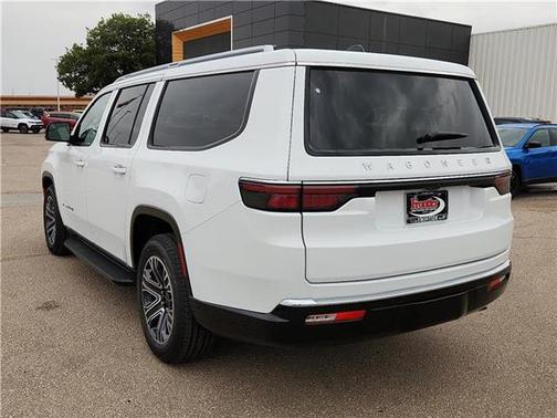 2025 Jeep Wagoneer L Base