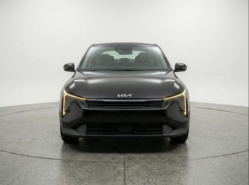 Aurora Black Pearl 2025 Kia K4 LXS