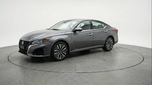 Gun Metallic 2025 Nissan Altima SV FWD