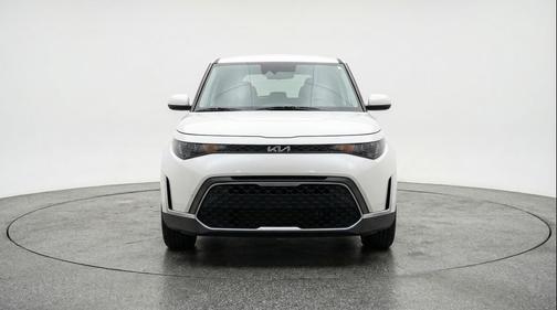 Snow White Pearl 2025 Kia Soul LX
