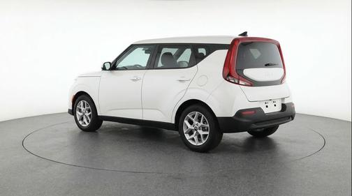Snow White Pearl 2025 Kia Soul LX