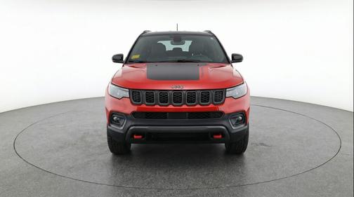 Red Hot Pearlcoat 2025 Jeep Compass Trailhawk