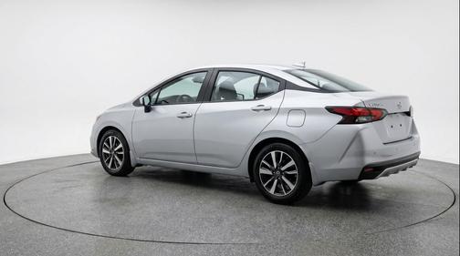 Brilliant Silver Metallic 2025 Nissan Versa 1.6 SV