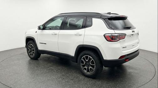 Bright White Clearcoat 2025 Jeep Compass Trailhawk