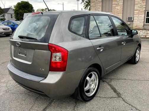 2009 Kia Rondo LX Base