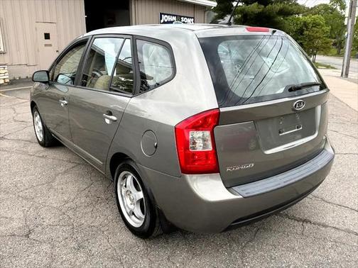2009 Kia Rondo LX Base