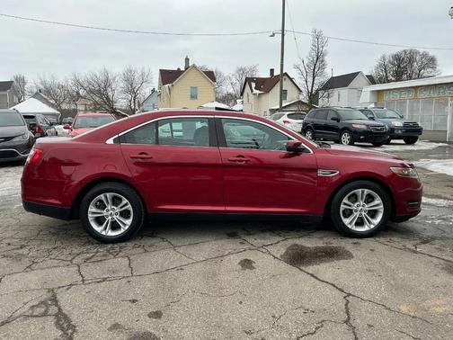 2016 Ford Taurus SEL