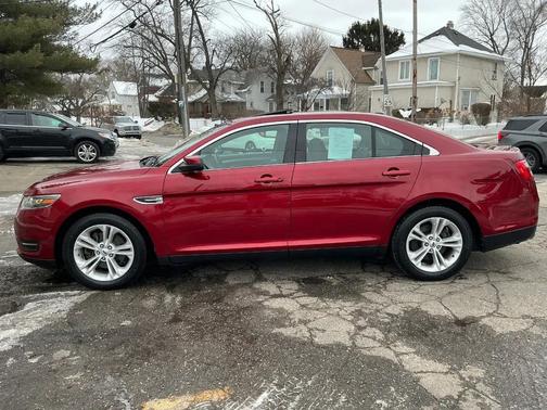 2016 Ford Taurus SEL