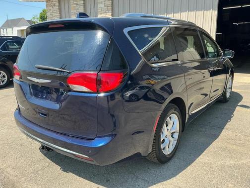 Jazz Blue Pearlcoat 2017 Chrysler Pacifica Touring-L