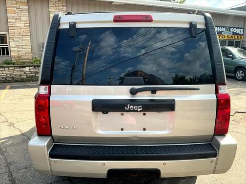 2008 Jeep Commander Sport